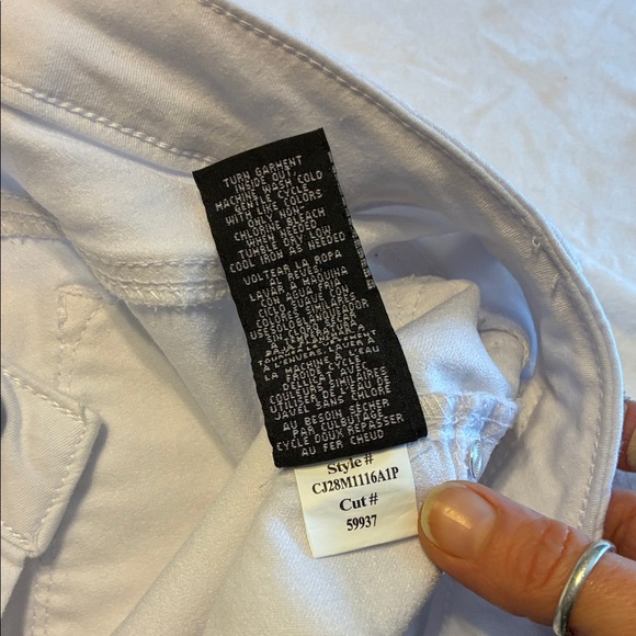 1822 Denim Women's White Ankle Jeans - Picture 4 of 9